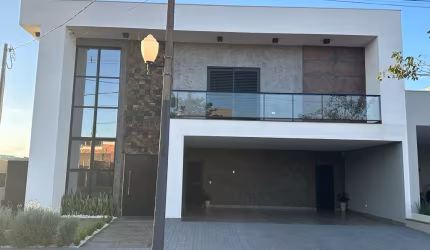 CASA EM CONDOMÍNIO À VENDA