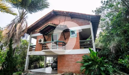 Casa Exclusiva à Venda na Estrada Fróes com Vista Deslumbrante