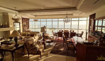 &amp;#127754; **Apartamento de Alto Padrão Frente ao Mar com Piscina Exclusiva - Finamente Mobiliado** &amp;#127754;