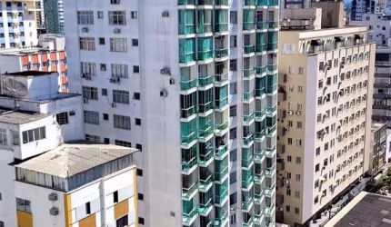 APARTAMENTO QUADRA DO MAR