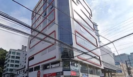 SALA PARA ESCRITÓRIO COM TERRAÇO PRIVATIVO