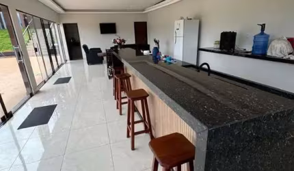 Chácara: 4 dorm,  sendo 3 suítes, 4 à venda R$ 700.000.