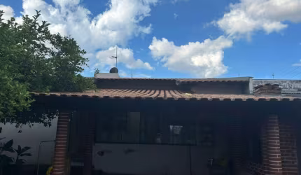 &lt;p&gt;Descubra o seu novo lar em Messiânico, Londrina! Esta encantadora casa de 90 m² de área útil é perfeita para quem busca conforto e praticidade. Com 3 dormitórios, incluindo uma suíte aconcheg