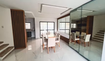 Casa com 3 quartos à venda na Rua Major Theolindo Ferreira Ribas, 1931, Hauer, Curitiba por R$ 714.038