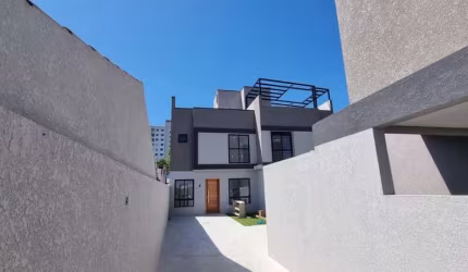 Casa com 3 quartos à venda na Rua Leon Tolstoi, 448, Lindóia, Curitiba por R$ 699.000