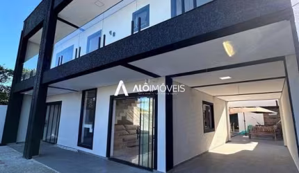 Casa com 5 quartos à venda na Avenida Guanabara, 80, Barra do Saí, Guaratuba por R$ 1.600.000
