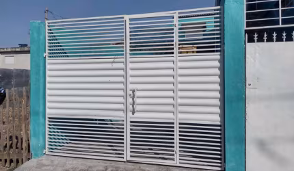 Casa para Locação em Suzano, Vila Urupês, 2 dormitórios, 2 banheiros, 2 vagas