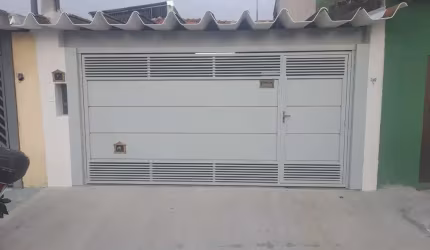 Casa para Locação em Suzano, Vila Figueira, 2 dormitórios, 1 banheiro, 2 vagas