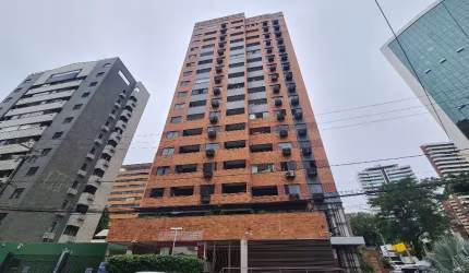 Apartamento amplo com localização privilegiada no Meireles