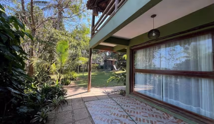 Casa de praia com mais de 1500m² de terreno, em Praia Grande