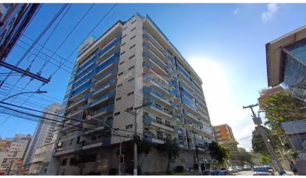 Apartamento de 4 quartos na Praia da Costa, frente e sol da manhã