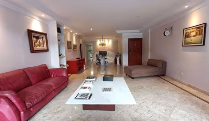 Apartamento de 4 quartos na Praia da Costa, frente e sol da manhã
