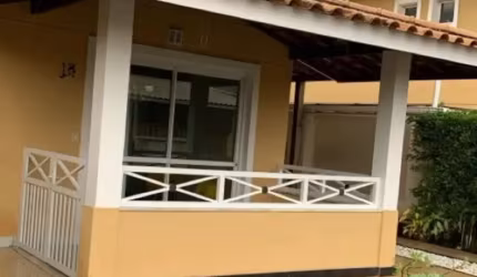 Alugo Casa 4/4 no Condomínio Vog Ville – R$ 6.500