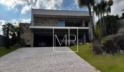 Casa de alto padrão com 3 suítes com 550m², no valor R$R$ 4.900.000,00 no Condominio Porto Atibaia/Atibaia-SP.