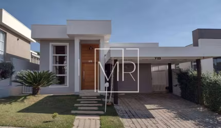Casa térrea com 3 dormitórios sendo 1 suíte com 145m² no Condomínio no Terras de Atibaia 1 em Atibaia/SP.