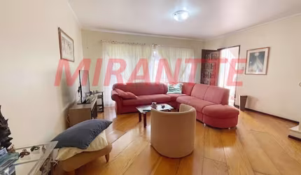 Sobrado de 183m² com 3 quartos em Santa Terezinha