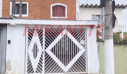 Sobrado de 120m² com 2 quartos em Água Fria