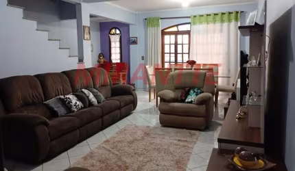 Sobrado de 326m² com 3 quartos em Jardim Felicidade