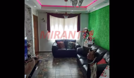 Cond. fechado de 70m² com 2 quartos em Vila Gustavo