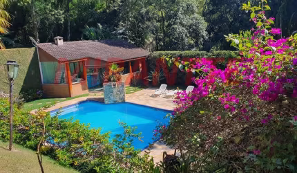Sobrado de 450m² com 4 quartos em Serra Da Cantareira