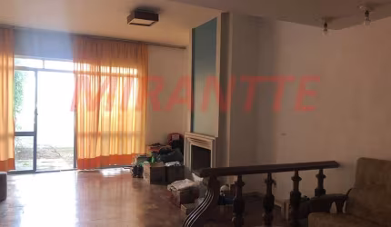 Sobrado de 240m² com 3 quartos em Jardim São Bento