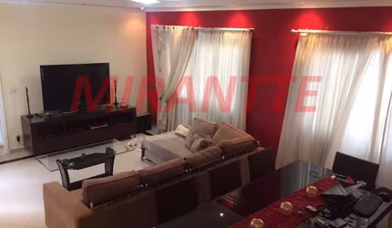 Sobrado de 210m² com 3 quartos em Santa Terezinha