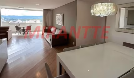 Apartamento de 170m² com 3 quartos em Água Fria