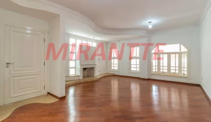 Sobrado de 296m² com 3 quartos em Santana