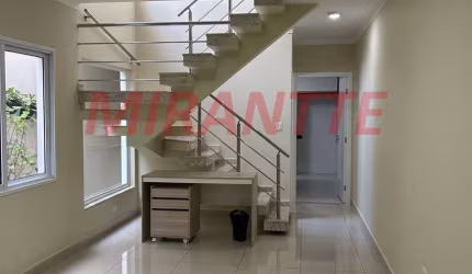 Sobrado de 152m² com 3 quartos em Água Fria