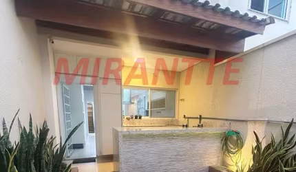 Sobrado de 141m² com 3 quartos em Água Fria