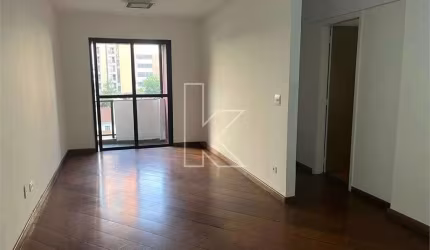 Apartamento com 3 quartos à venda na Rua Cristiano Viana, 647, Cerqueira César, São Paulo por R$ 900.000