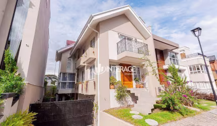Casa com 3 Quartos à venda, 298 m² por R$ 2.350.000 - Santa Felicidade - Curitiba/PR