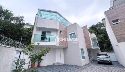 Sobrado Triplex em Condomínio fechado com 3 quartos à venda, 147m² por R$ 1.095.000 - Santa Felicidade - Curitiba/PR