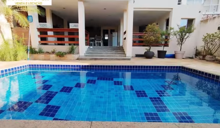 Casa a venda 5 quartos sendo 3 suites, área gourmet e piscina aquecida.