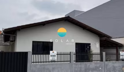 Casa Para Vender com 4 quartos sendo 1 suíte, no bairro Praia da Armação ao lado do Beto Carrero World em Penha - SC. Ref. 387