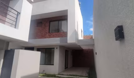Sobrado Charmoso novo no Sta. Quitéria no CONDOMINIO RESIDENZ LAMM