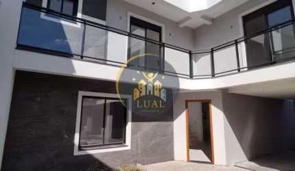 SOBRADO NOVO em Santa Felicidade , amplo e acabamento de primeira