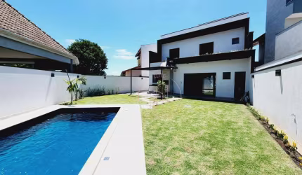 Sobrado com piscina no Condomínio Parque das Araucárias em Tremembé SP
