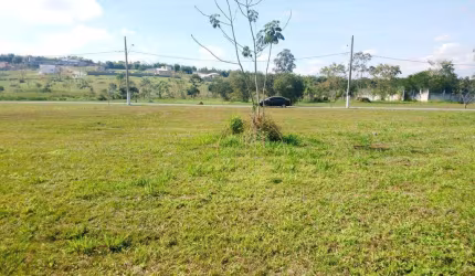 Terreno plano no Condomínio Village da Serra em Tremembé SP