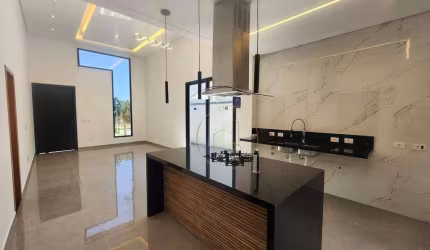 Casa térrea condomínio Cyrela com 3 suítes, quintal, energia fotovoltaica em Taubaté SP