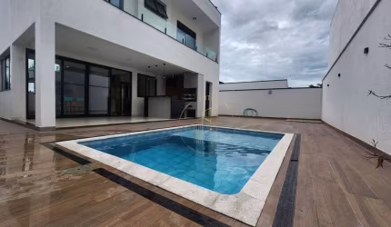Sobrado com piscina e 4 dormitórios no Condomínio Cyrela em Taubaté SP