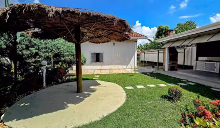 Magnífica casa térrea com quintal, Paisagismo no condomínio Vila Velha em Taubaté SP