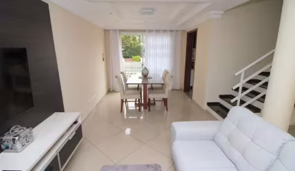 Triplex à venda na região do Cajuru, próximo ao Shopping Jardim das Américas