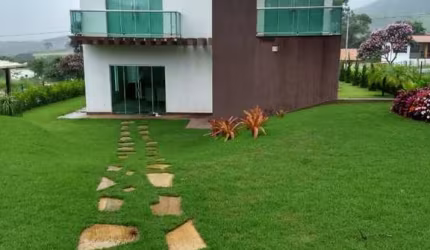 CASA NO CONDOMINIO SERRA DOS BANDEIRANTES