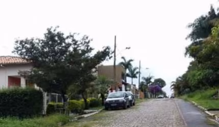 TERRENO NO CONDOMINIO QUINTAS DA LAGOA