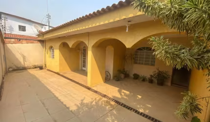 Casa com 3 quartos à venda no Lago Azul - 2ª Seção, Ibirité  por R$ 460.000
