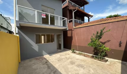 Casa com 2 quartos à venda no Centro, Mário Campos  por R$ 220.000