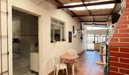 CASA NO BANDEIRANTES