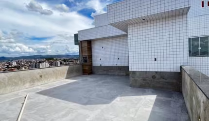 Cobertura de 4 quartos á venda no Santa Cruz Industrial