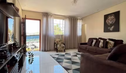 Casa em lote de 360 m² no Bandeirantes Contagem